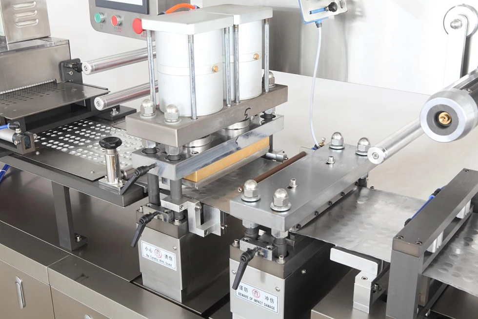 Automatic ALU-PVC and ALU-ALU Blister Machine